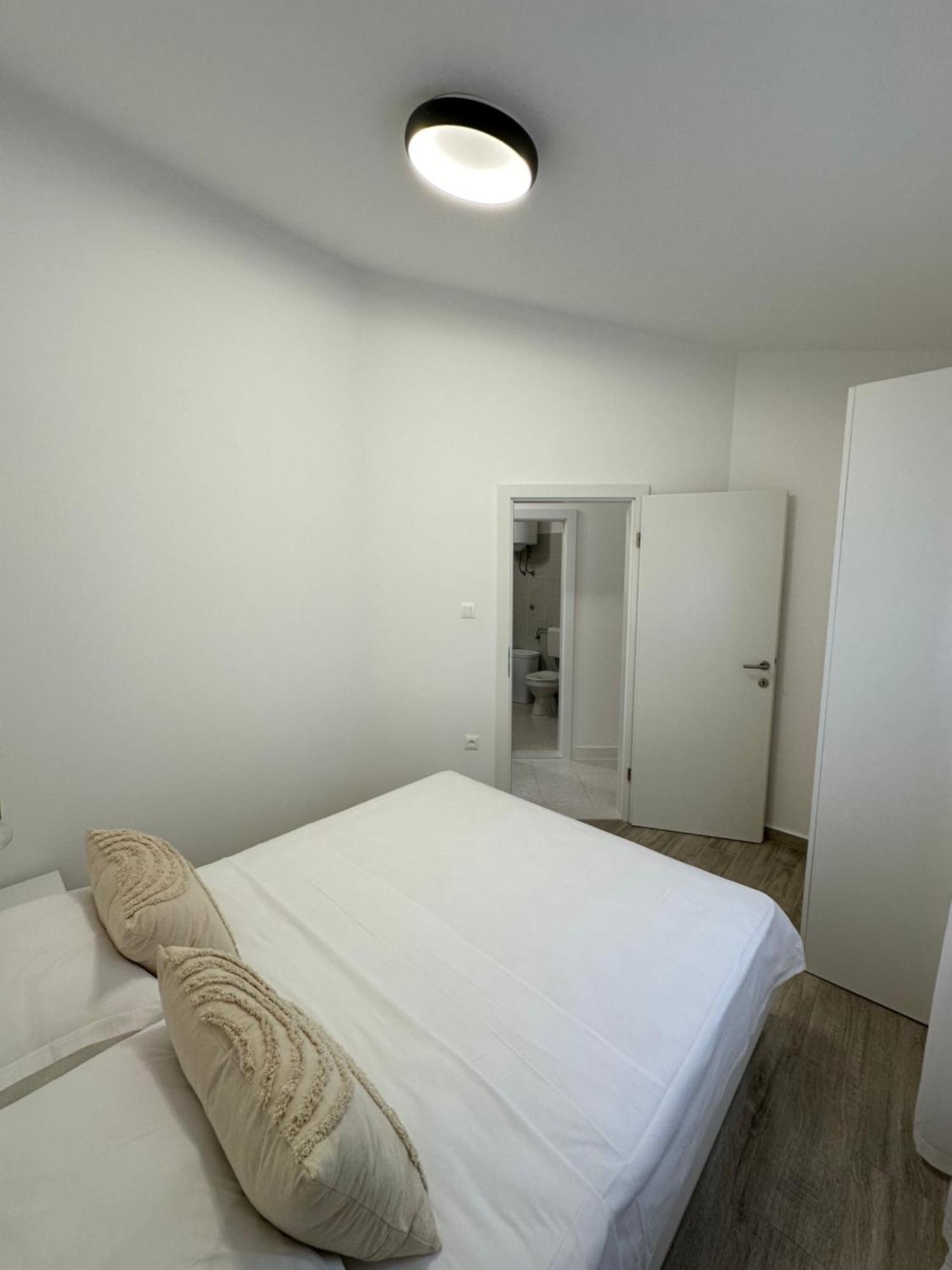 Deluxe Apartments Kate Макарска Экстерьер фото