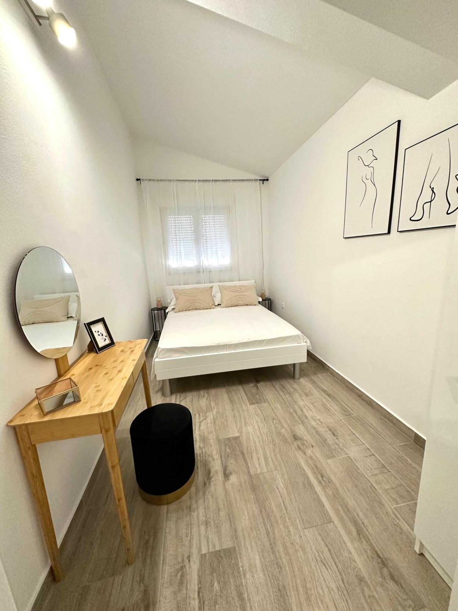 Deluxe Apartments Kate Макарска Экстерьер фото