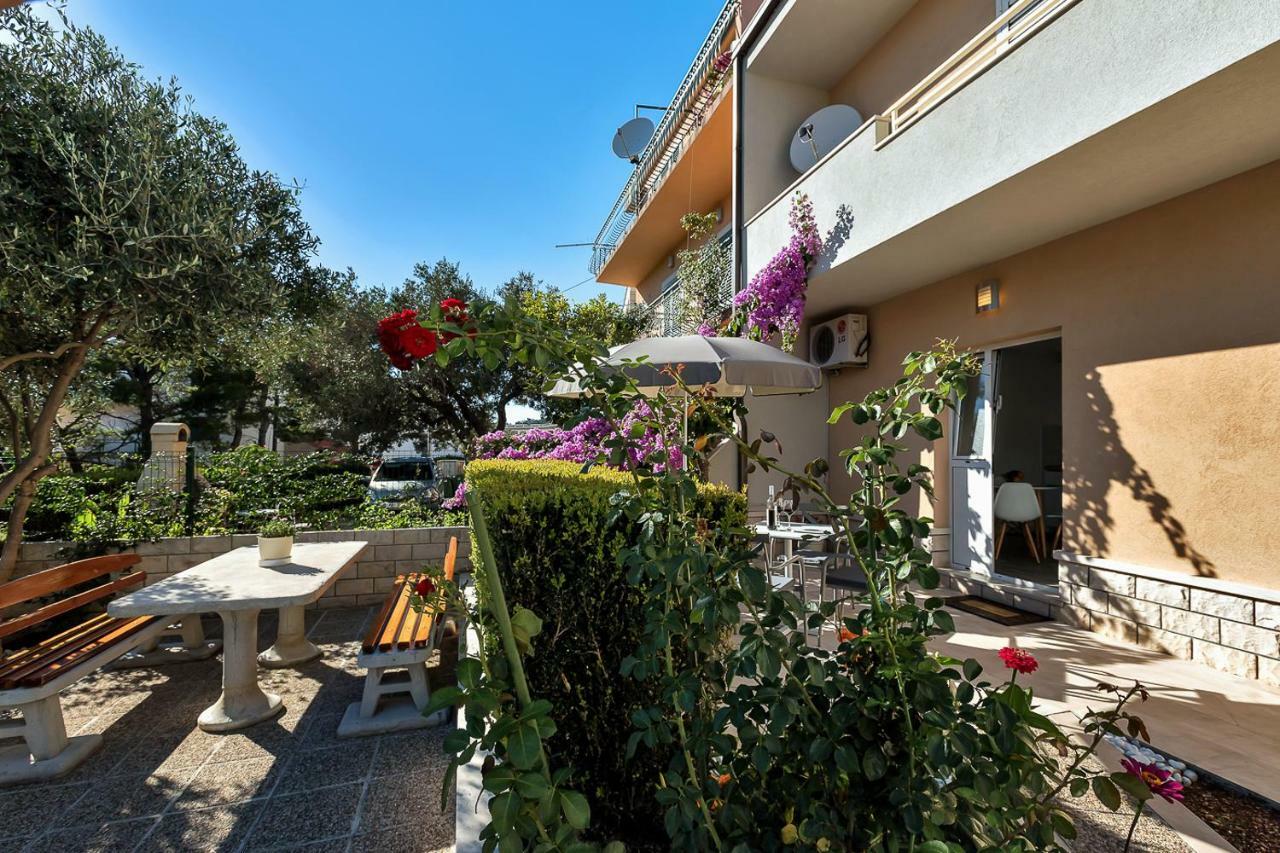 Deluxe Apartments Kate Макарска Экстерьер фото